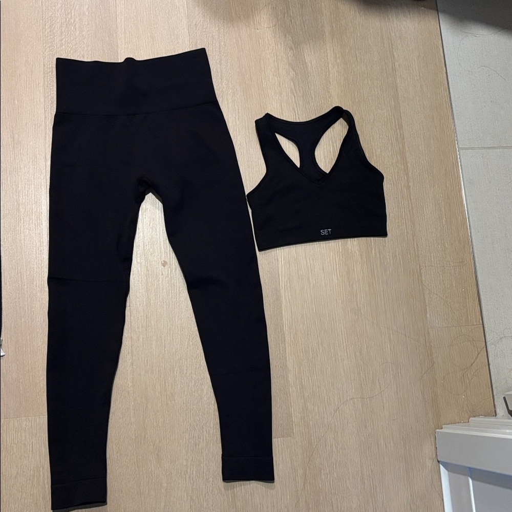 SET Active Black Leggings and Sports Bra and leggings